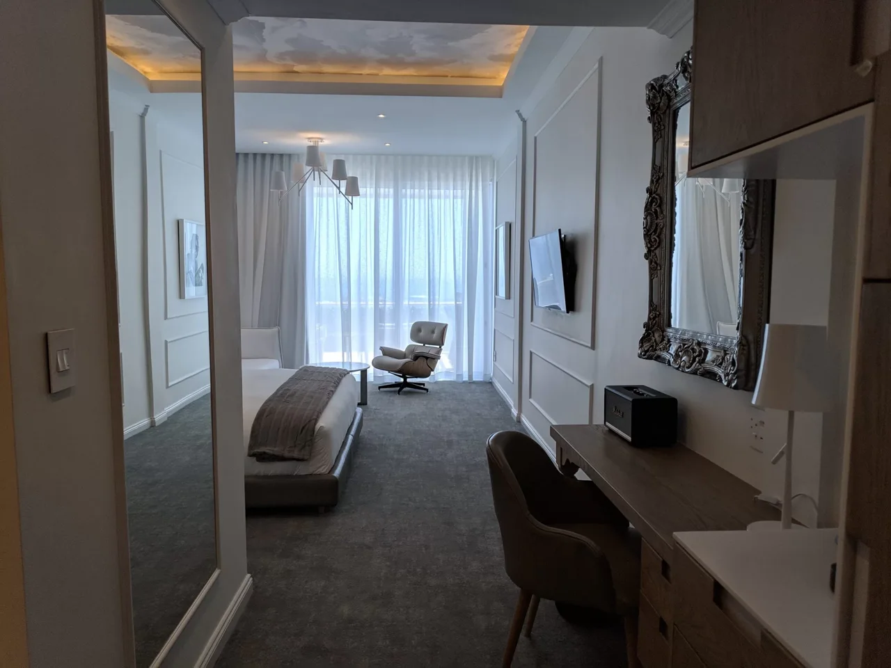 Hotel - The Marly · 93