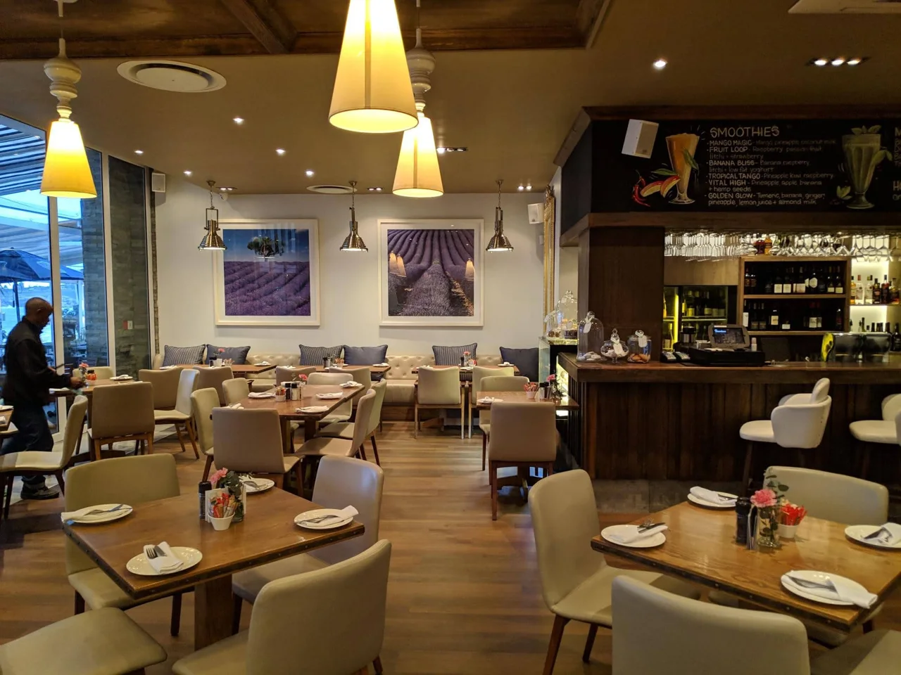 Restaurant - La Belle CB · 6